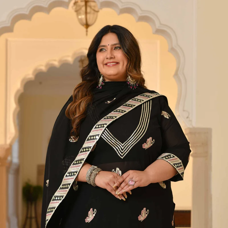 Black-Cape-Set-Lavina-SCL_7756