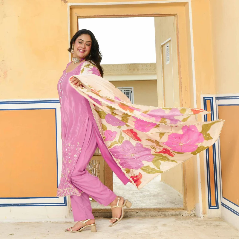 Pink-Suit-Set-Prisha-SCL_2773_f62e84ed-cde3-4b84-b9c7-da11f0977f0e